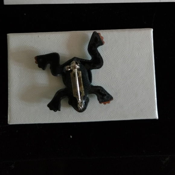 Cloisonne Frog Pin - NWOT - Handcrafted - Picture 2 of 6
